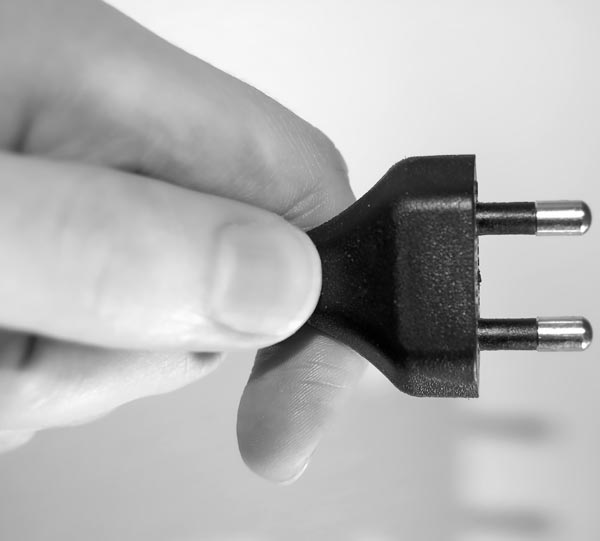 Prise électrique installé par une entreprise d'électricité générale sur Grenoble et l'Isère